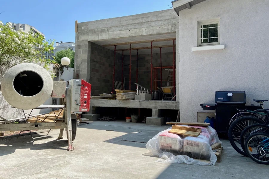Exemple d'installation de toitures végétalisées - vue de la terrasse AVANT les travaux
