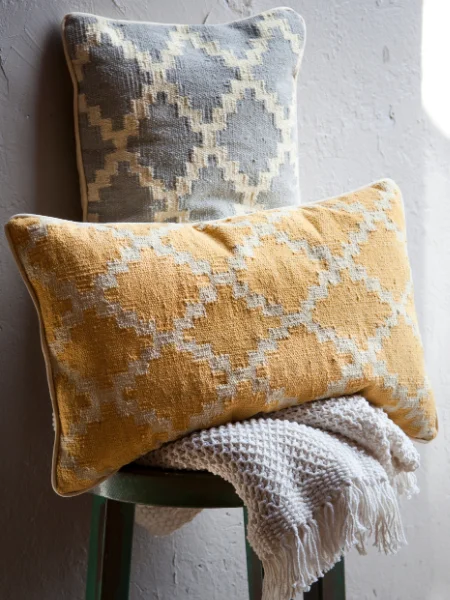 Coussins décoratifs motifs ethniques